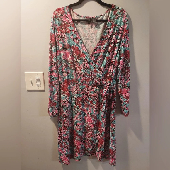 Paraphrase Floral Long Sleeve Faux Wrap Dress in Size XL Extra Large - Picture 1 of 10